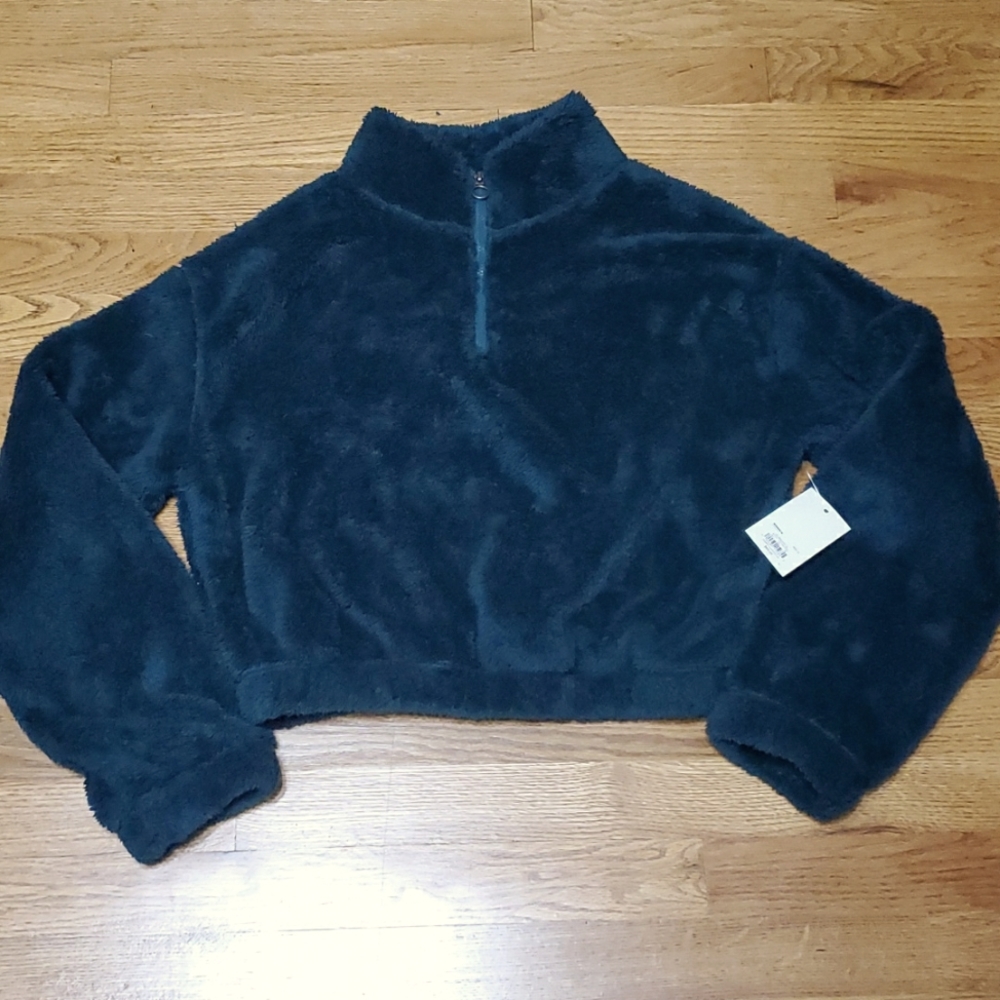 NWT Cropped Sherpa Fleece Quarter Zip
